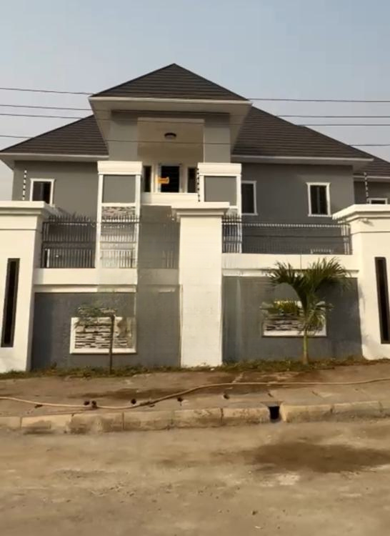 5 bedroom detached duplex house